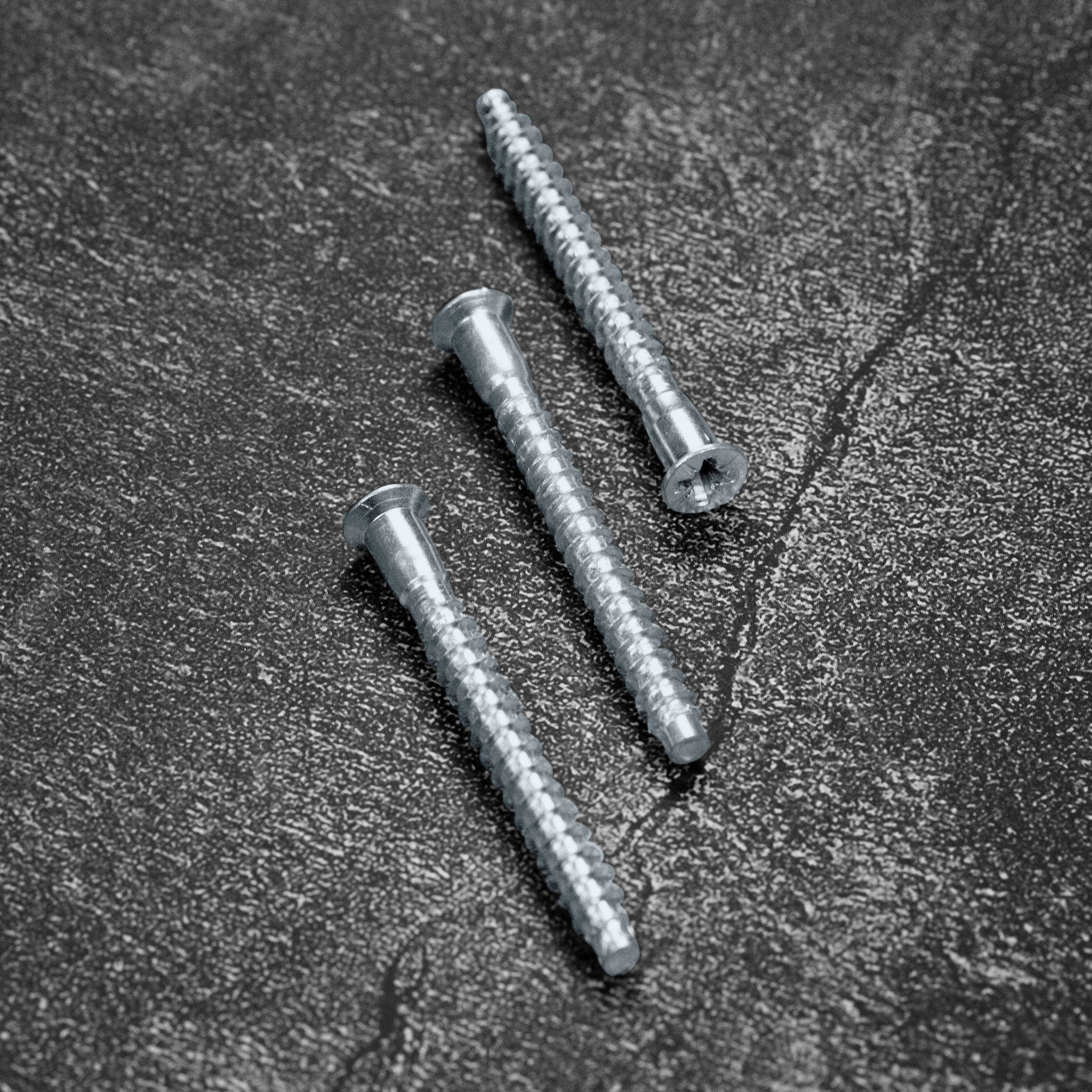 Cross recessed countersunk head screw